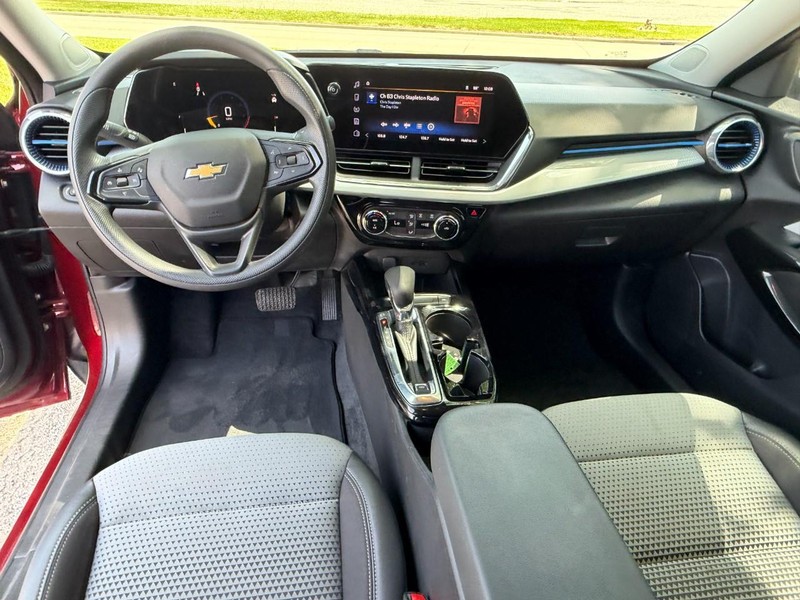 Chevrolet Trax Vehicle Full-screen Gallery Image 16
