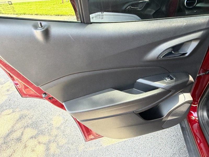 Chevrolet Trax Vehicle Full-screen Gallery Image 17