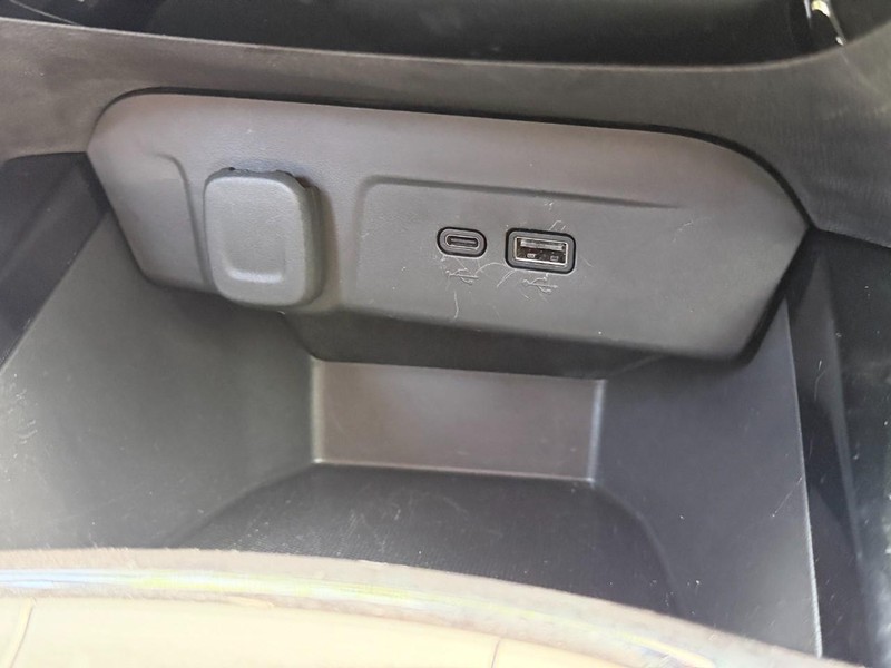 Chevrolet Trax Vehicle Full-screen Gallery Image 43