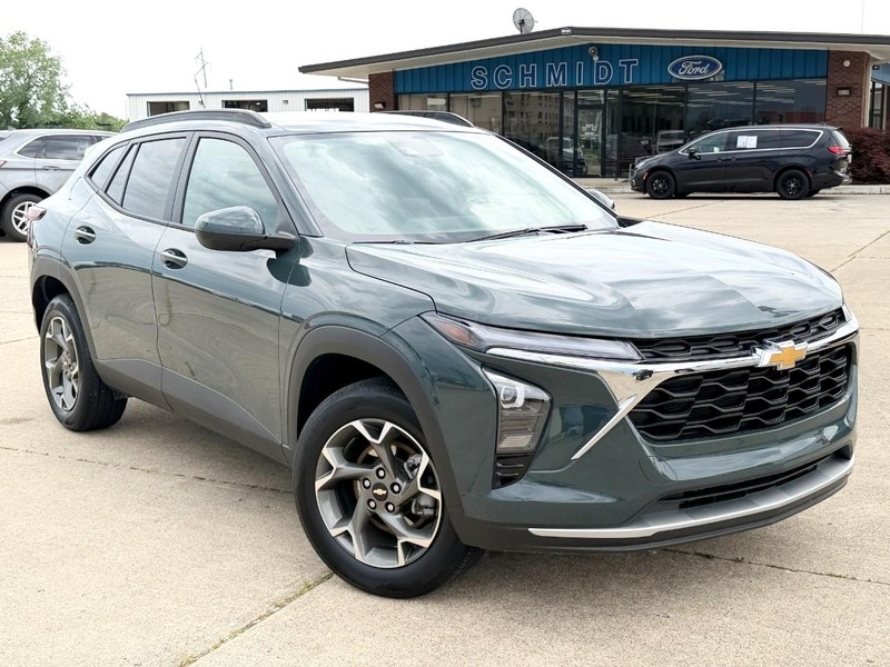 Chevrolet Trax Vehicle Full-screen Gallery Image 02
