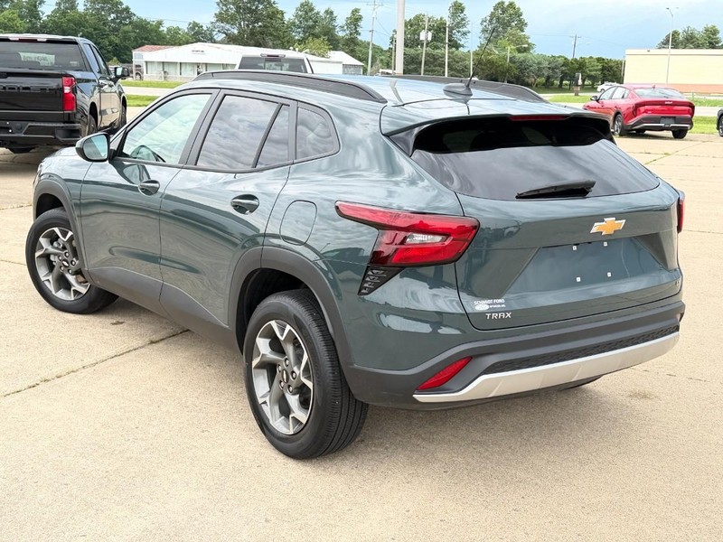 Chevrolet Trax Vehicle Full-screen Gallery Image 05