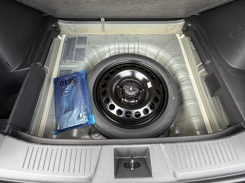 Chevrolet Trax Vehicle Full-screen Gallery Image 13
