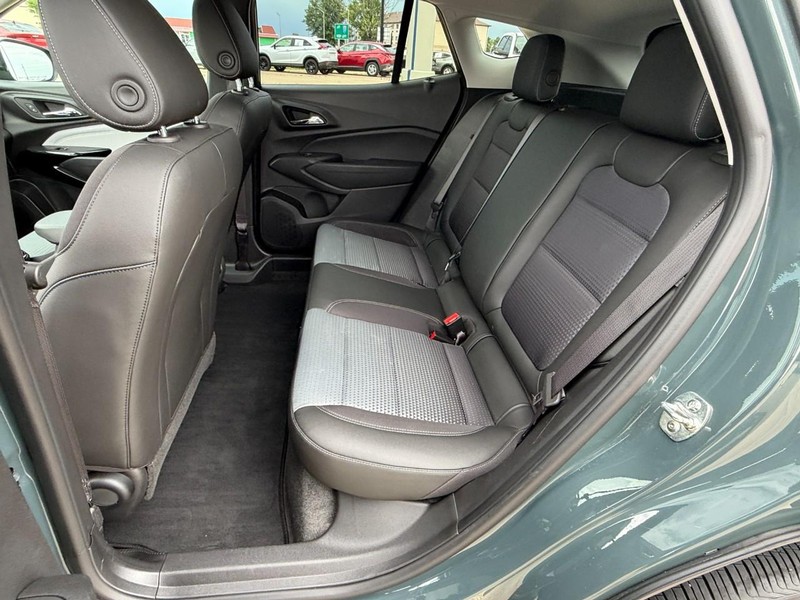 Chevrolet Trax Vehicle Full-screen Gallery Image 14