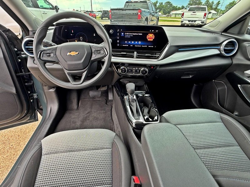 Chevrolet Trax Vehicle Full-screen Gallery Image 16