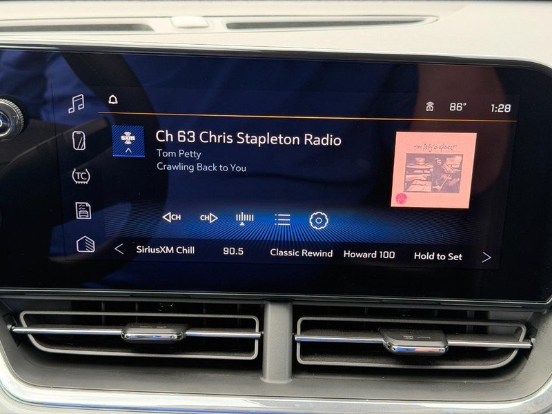 Chevrolet Trax Vehicle Full-screen Gallery Image 31