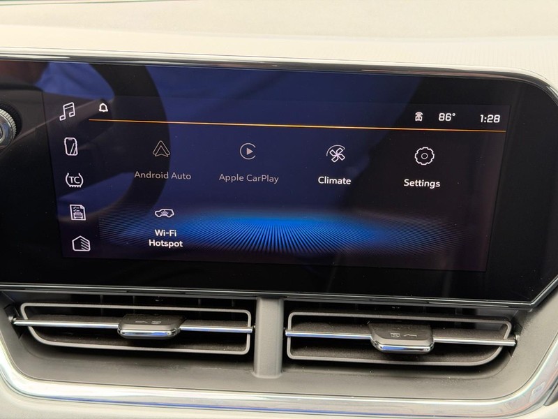 Chevrolet Trax Vehicle Full-screen Gallery Image 32