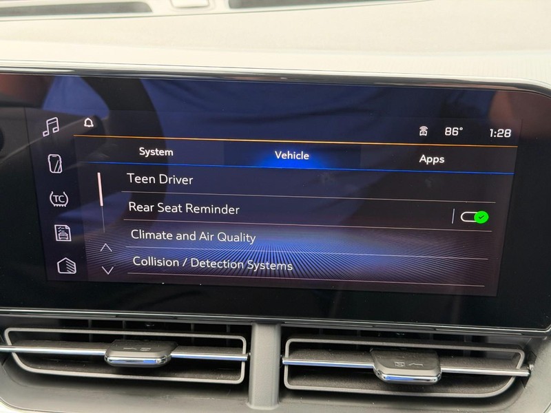 Chevrolet Trax Vehicle Full-screen Gallery Image 34