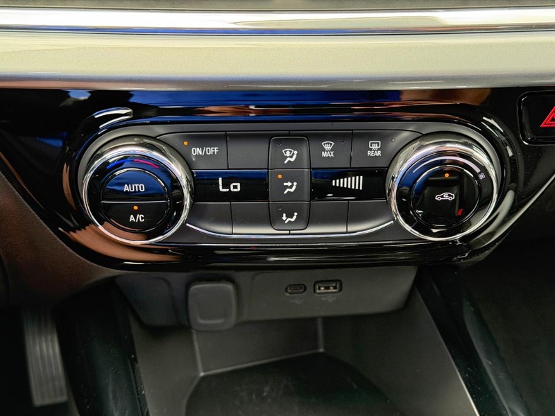 Chevrolet Trax Vehicle Full-screen Gallery Image 38