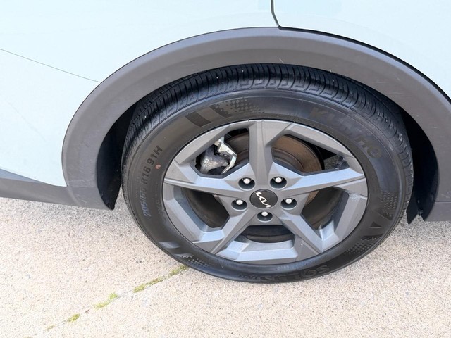 2025 Kia K4 LXS - Photo 10
