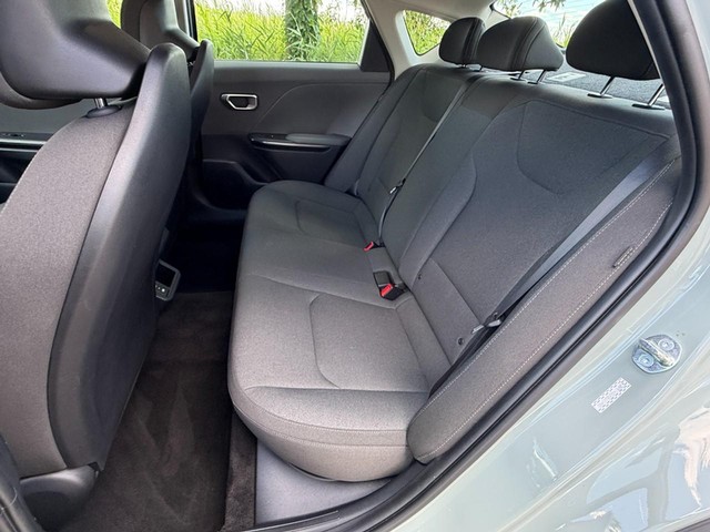 2025 Kia K4 LXS - Photo 14