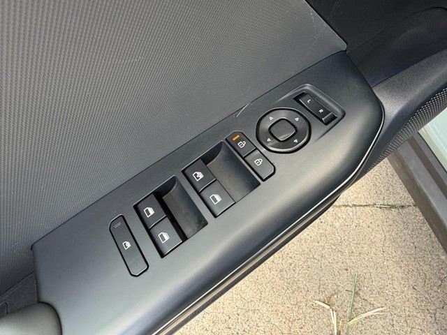 2025 Kia K4 LXS - Photo 21