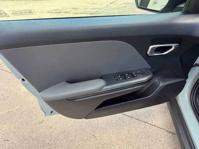 2025 Kia K4 LXS - Photo 22