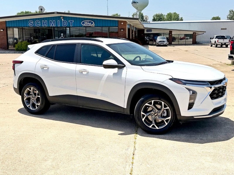 Chevrolet Trax Vehicle Full-screen Gallery Image 03