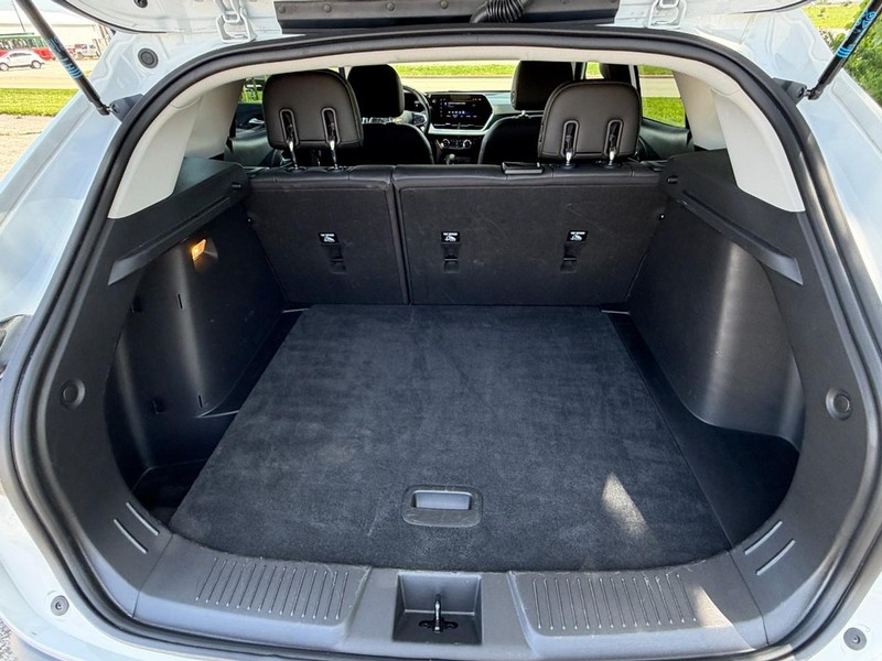 Chevrolet Trax Vehicle Full-screen Gallery Image 12