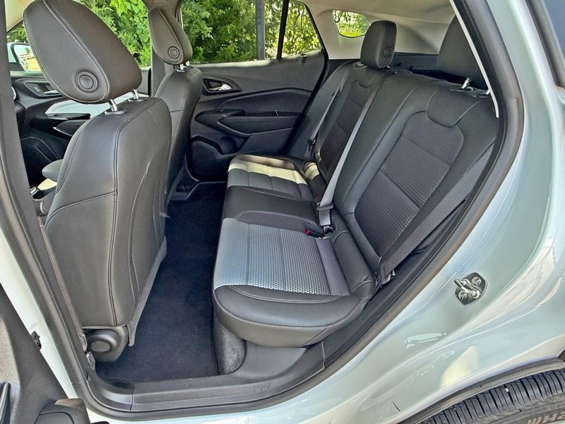 Chevrolet Trax Vehicle Full-screen Gallery Image 14