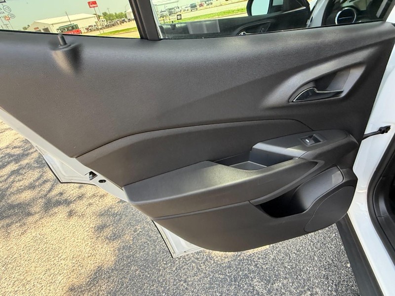 Chevrolet Trax Vehicle Full-screen Gallery Image 17