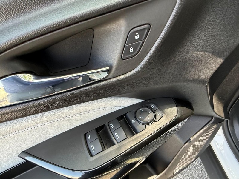 Chevrolet Trax Vehicle Full-screen Gallery Image 21