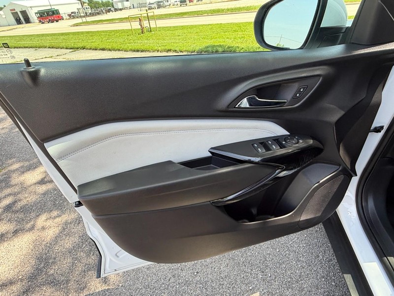 Chevrolet Trax Vehicle Full-screen Gallery Image 22