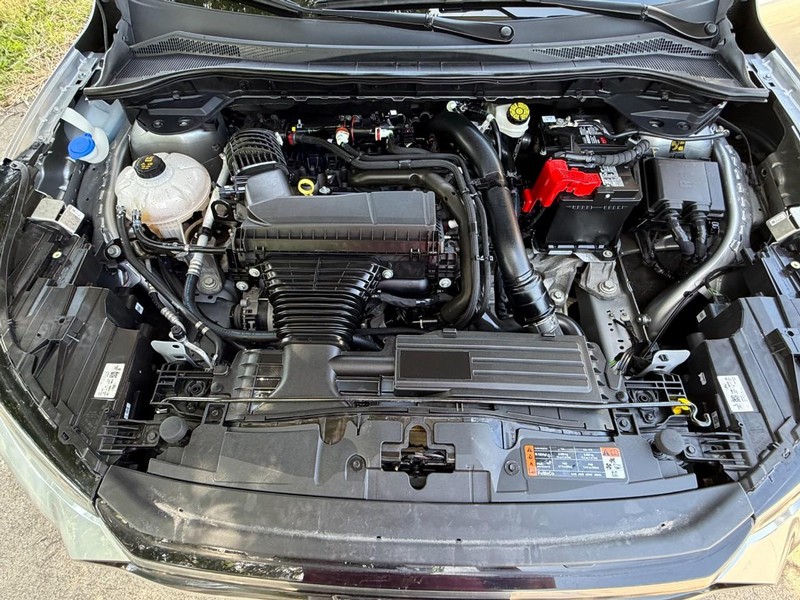 Ford Escape Vehicle Full-screen Gallery Image 11