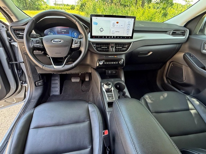 Ford Escape Vehicle Full-screen Gallery Image 18
