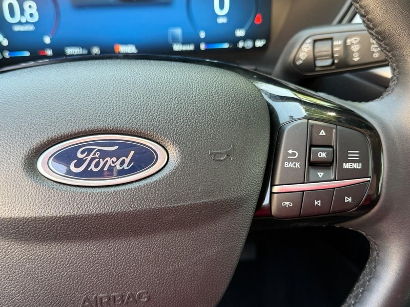 Ford Escape Vehicle Full-screen Gallery Image 27
