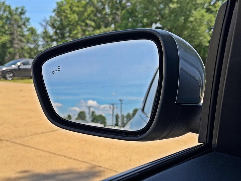 Ford Escape Vehicle Full-screen Gallery Image 32
