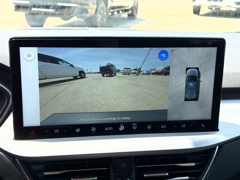 Ford Escape Vehicle Full-screen Gallery Image 35