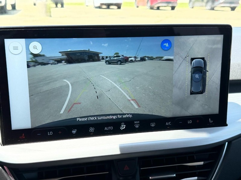 Ford Escape Vehicle Full-screen Gallery Image 37