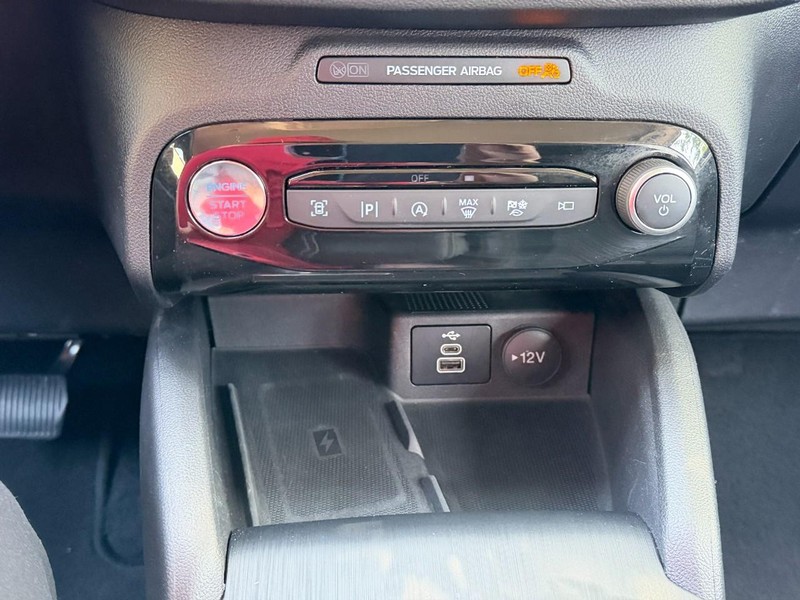 Ford Escape Vehicle Full-screen Gallery Image 50