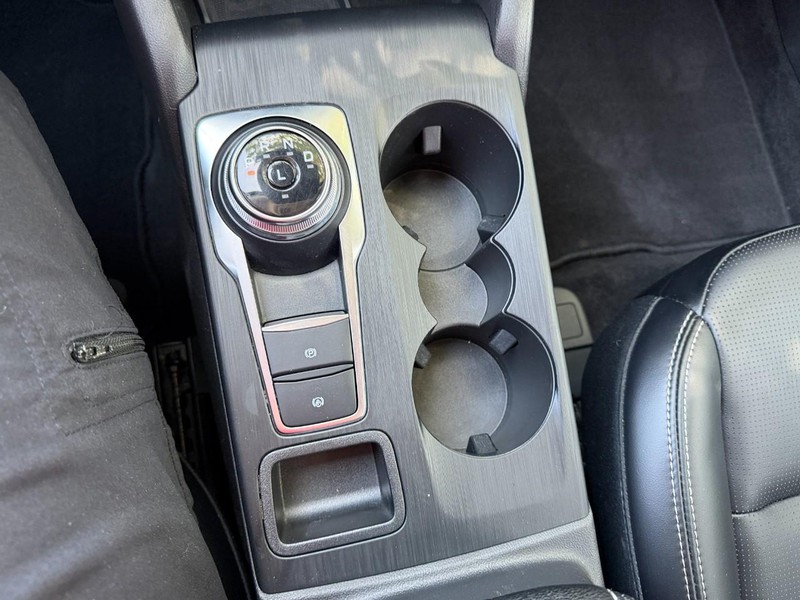 Ford Escape Vehicle Full-screen Gallery Image 51