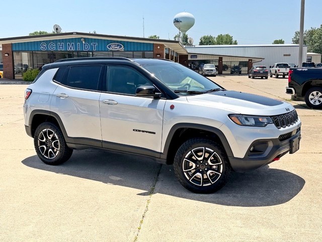 2025 Jeep Compass Trailhawk - Photo 3