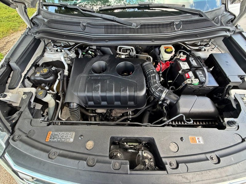 Ford Explorer Vehicle Full-screen Gallery Image 11