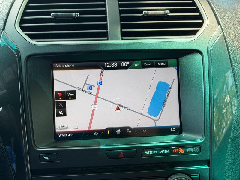 Ford Explorer Vehicle Full-screen Gallery Image 39