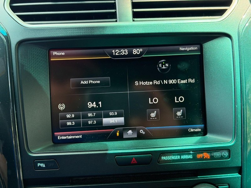 Ford Explorer Vehicle Full-screen Gallery Image 41
