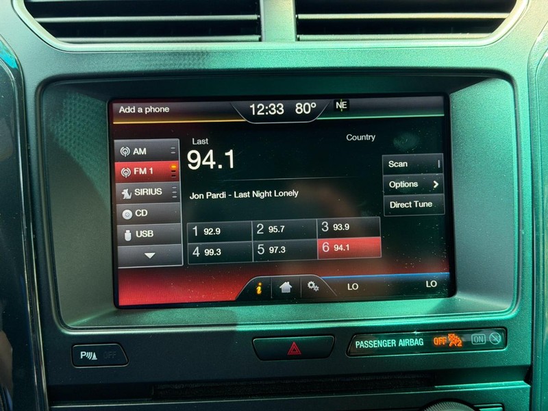 Ford Explorer Vehicle Full-screen Gallery Image 42