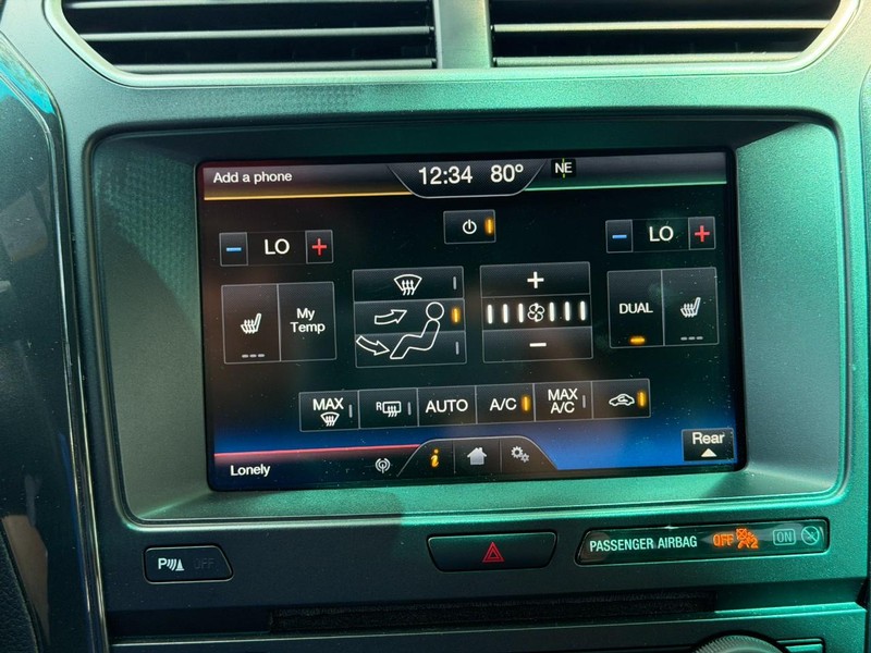 Ford Explorer Vehicle Full-screen Gallery Image 44