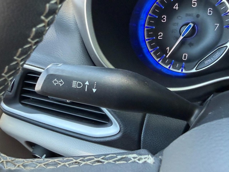 Chrysler Pacifica Vehicle Full-screen Gallery Image 34