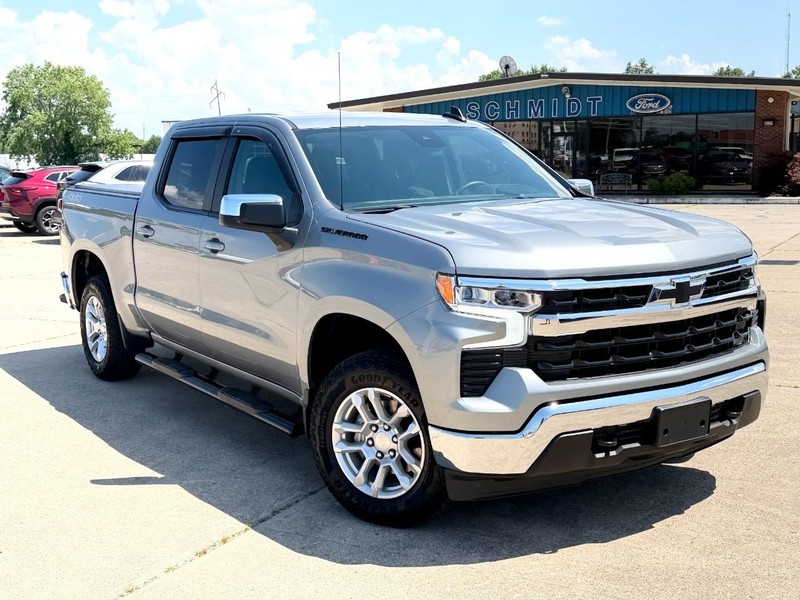 Chevrolet Silverado 1500 Vehicle Full-screen Gallery Image 02