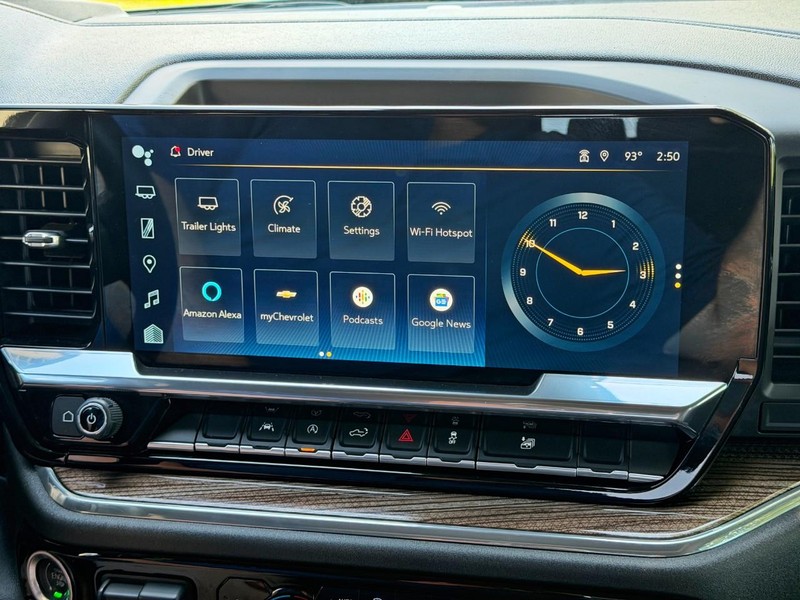 Chevrolet Silverado 1500 Vehicle Full-screen Gallery Image 37