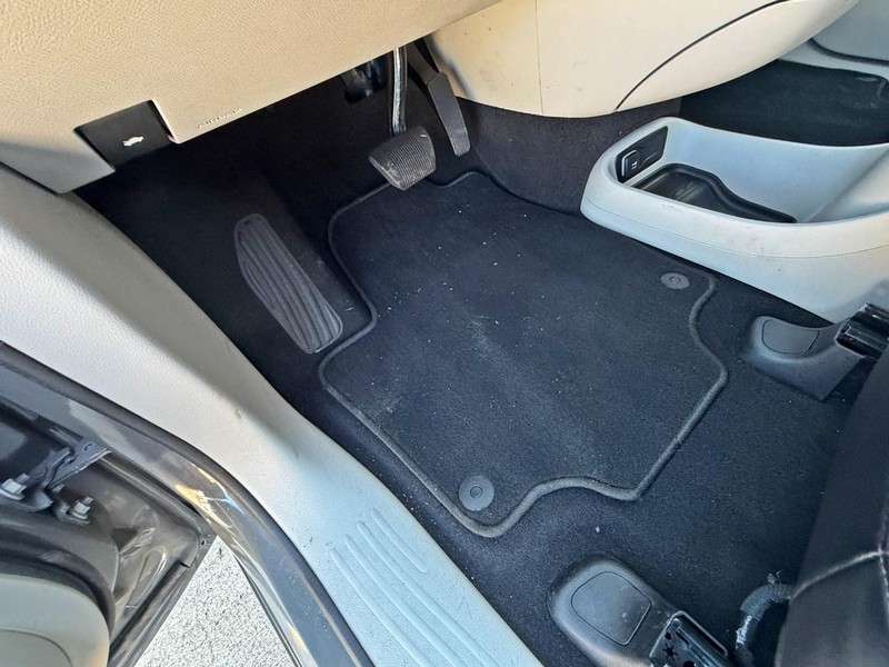 Chrysler Pacifica Vehicle Full-screen Gallery Image 24