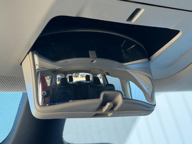 Chrysler Pacifica Vehicle Full-screen Gallery Image 52