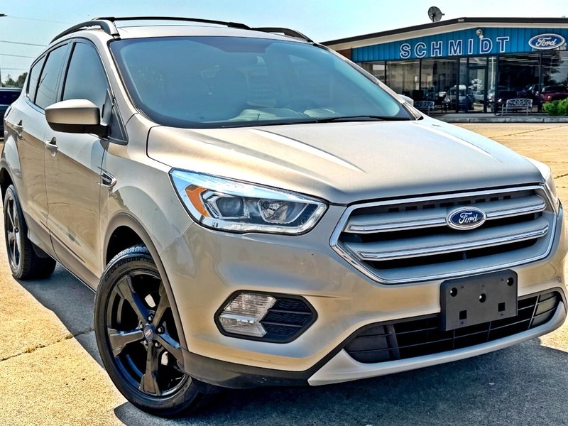Ford Escape Vehicle Full-screen Gallery Image 08
