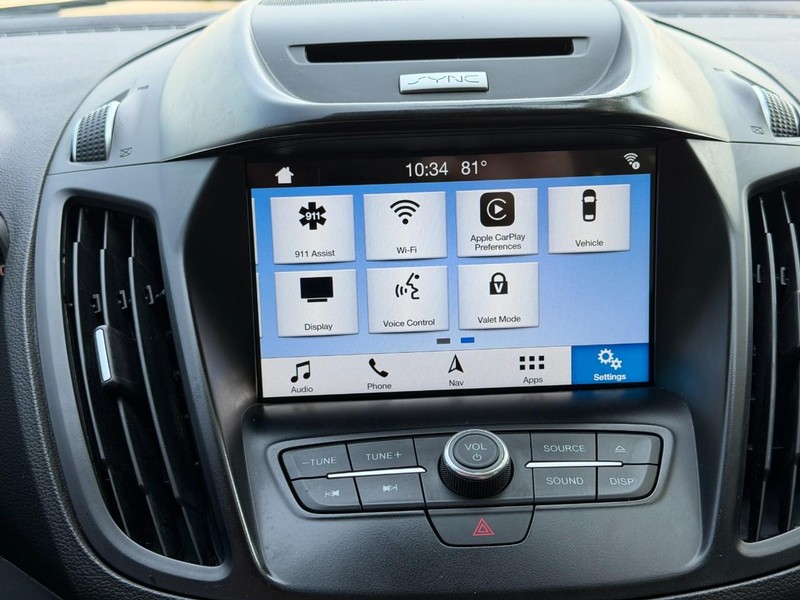 Ford Escape Vehicle Full-screen Gallery Image 38