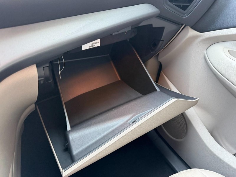 Ford Escape Vehicle Full-screen Gallery Image 43
