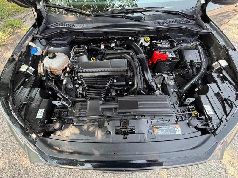 Ford Escape Vehicle Full-screen Gallery Image 11