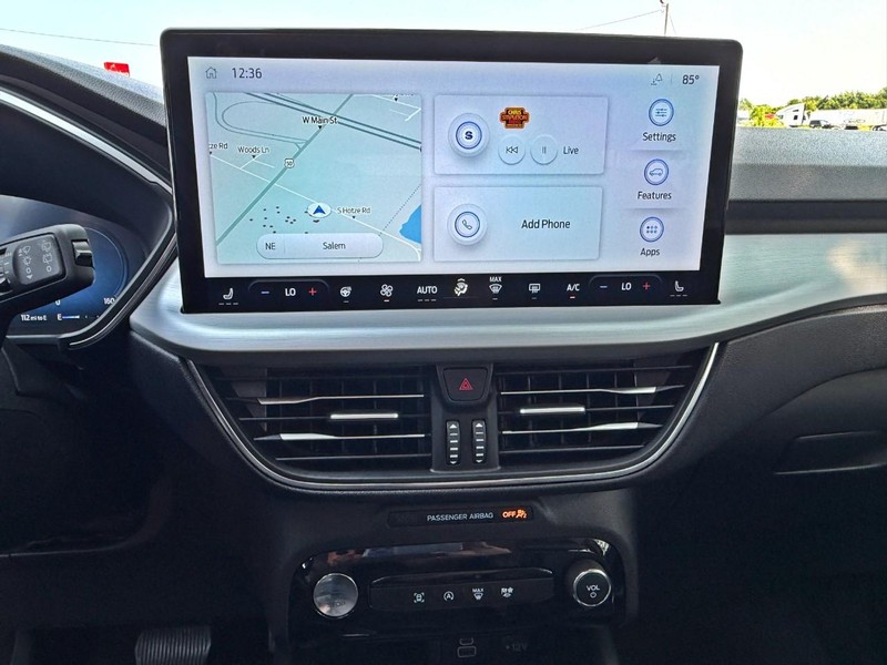 Ford Escape Vehicle Full-screen Gallery Image 32
