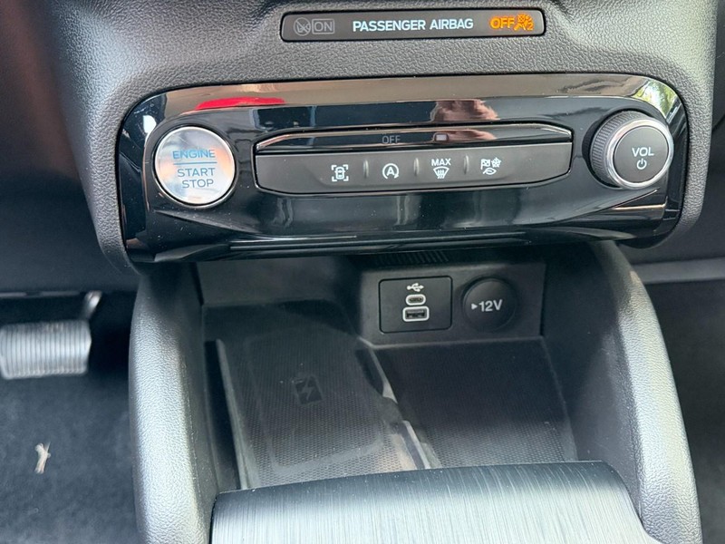 Ford Escape Vehicle Full-screen Gallery Image 48