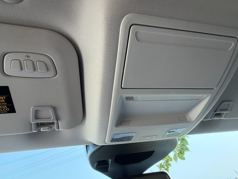 Ford Escape Vehicle Full-screen Gallery Image 53