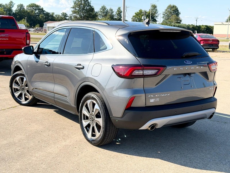 Ford Escape Vehicle Full-screen Gallery Image 05