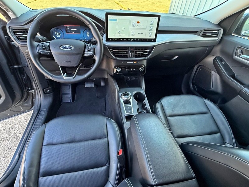 Ford Escape Vehicle Full-screen Gallery Image 18
